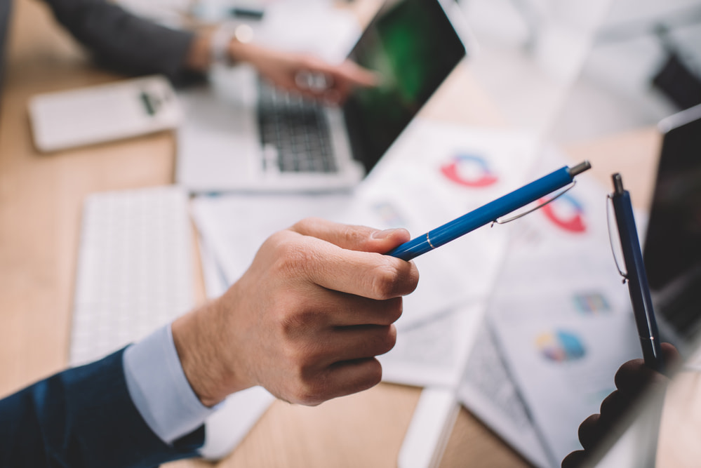 How do you choose between hitrust vs iso 27001